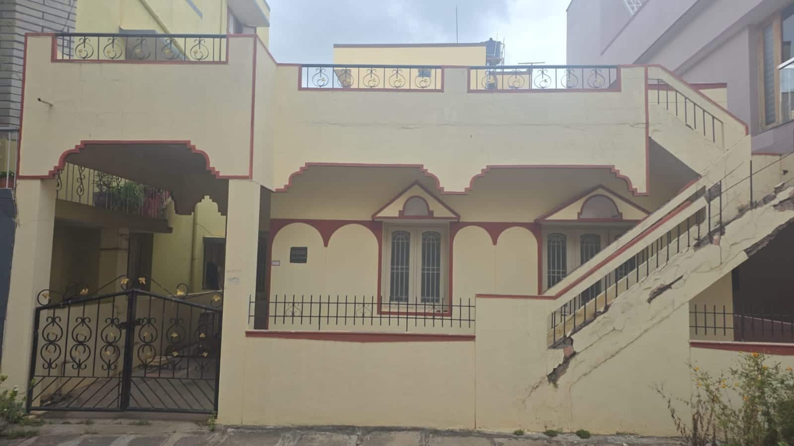 NORTH FACING HOUSE OLD HOUSE - SINGLE FLOOR — Residential Plot in Jp nagar, Mysuru